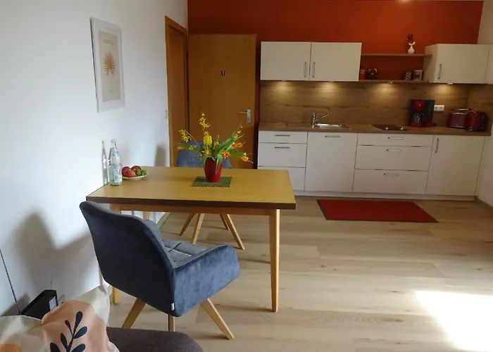 Rum i privatbostad Gaestehaus Regina *