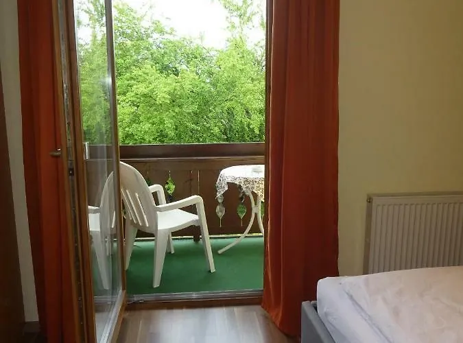 Rum i privatbostad Gaestehaus Regina