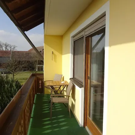 Gaestehaus Regina Homestay szállás