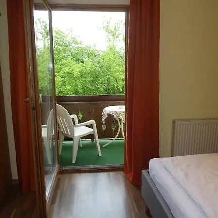 Проживание в семье Gaestehaus Regina